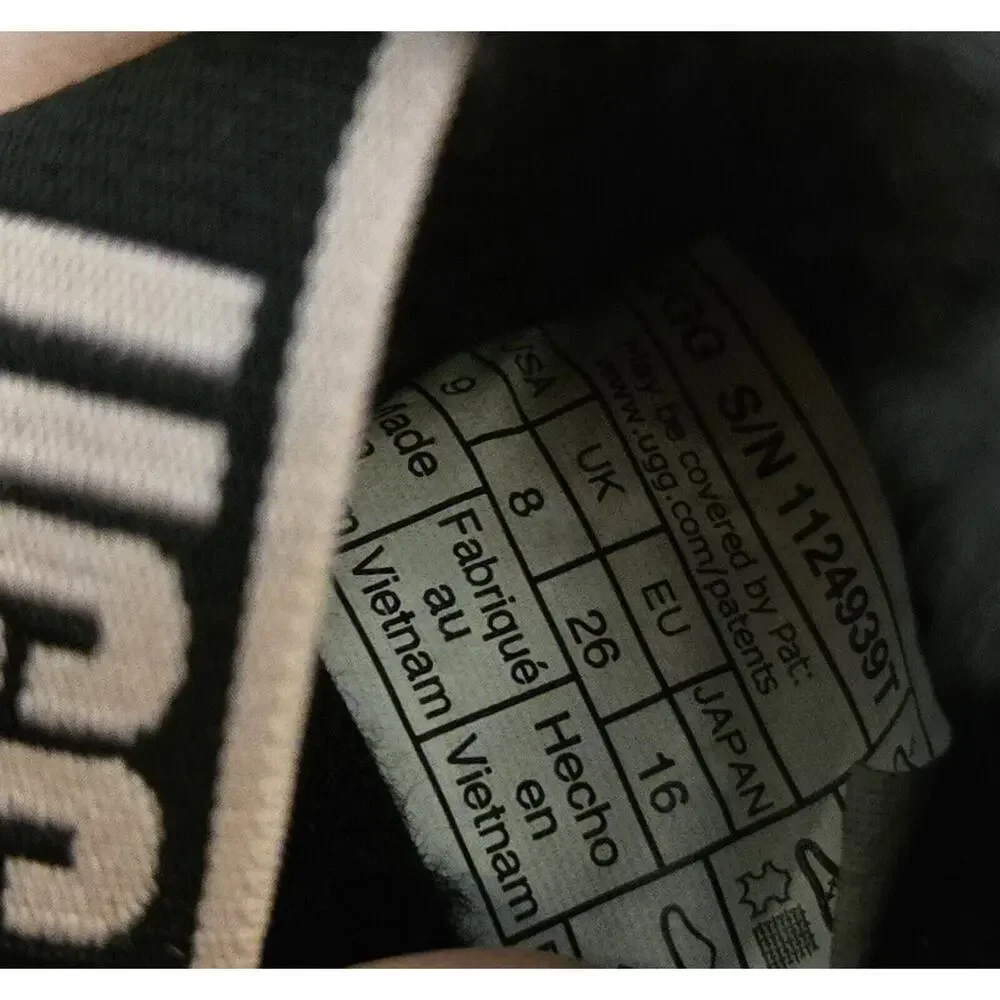 UGG‎ FLUFF YEAH SLIDES PINK/BLACK SCALLOP TODDLER GIRL SIZE 9C